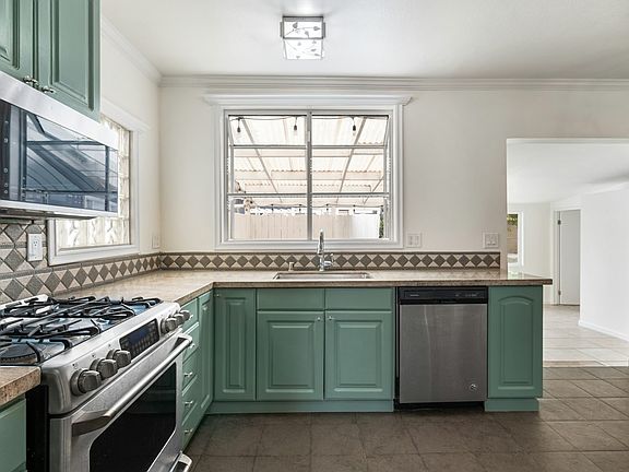 3rd image of 339 Avenue F