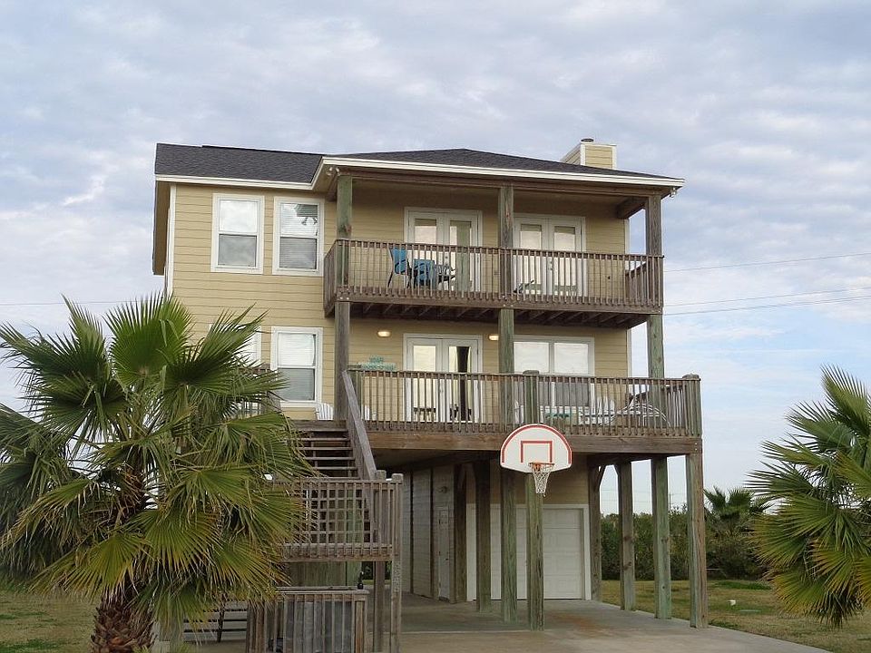1st image of 3245 Castle Dr