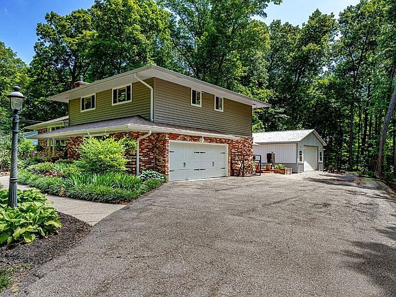 2nd image of 8526 Southland Dr