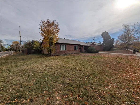 990 Tucson Street, Aurora, CO 80011