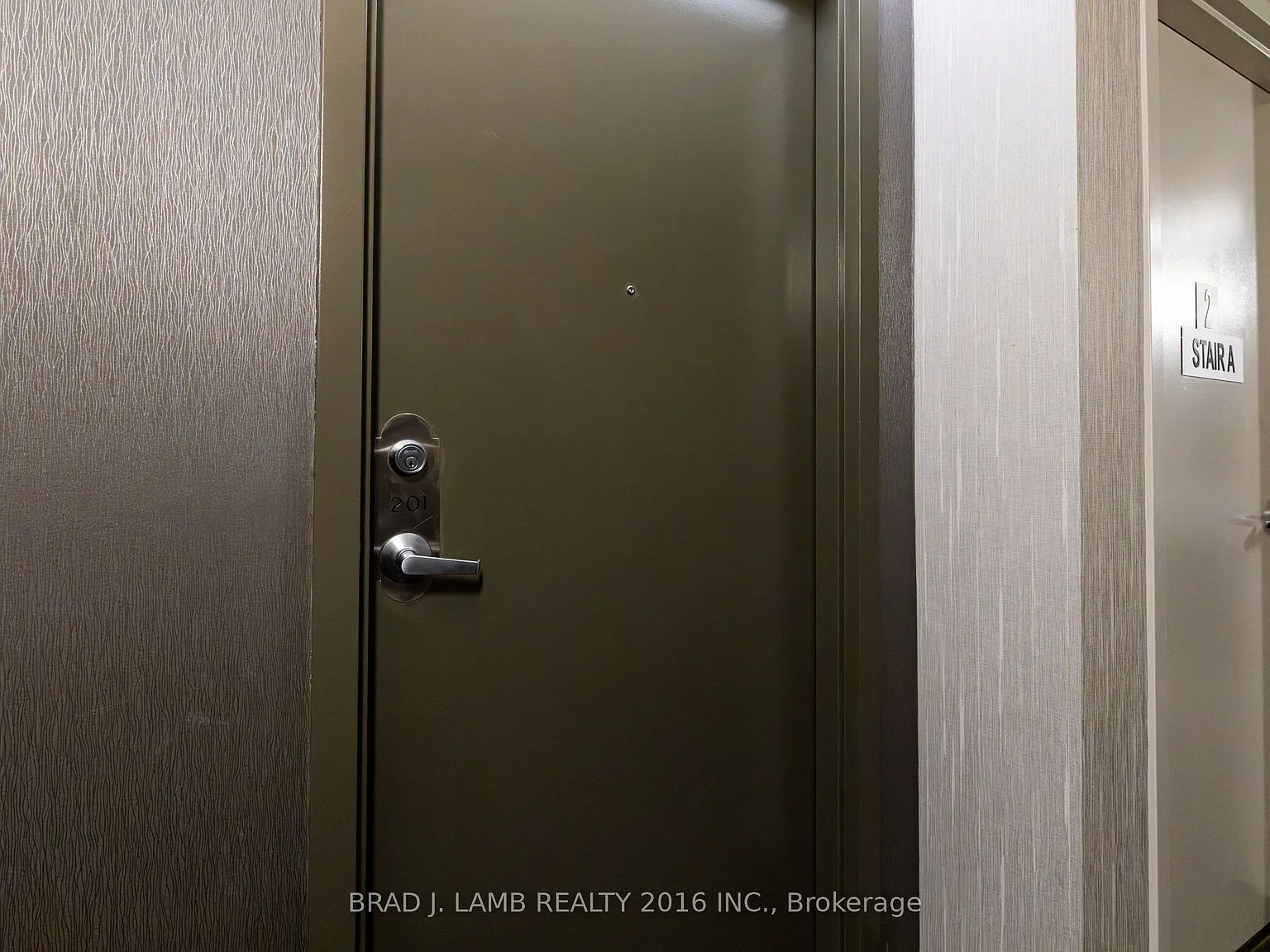 Imperial Square Condos — Photo 3