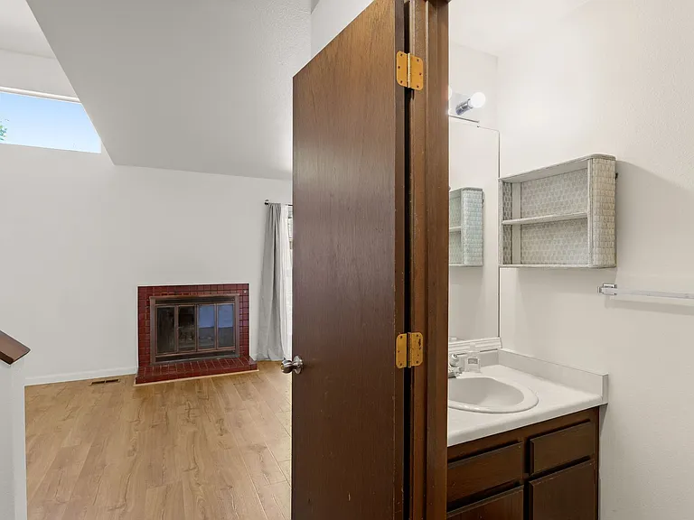 17570 NW Shorewood Dr — Photo 4