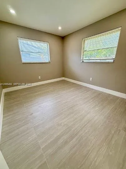 3931 SW 51st St #1-2 — Photo 5