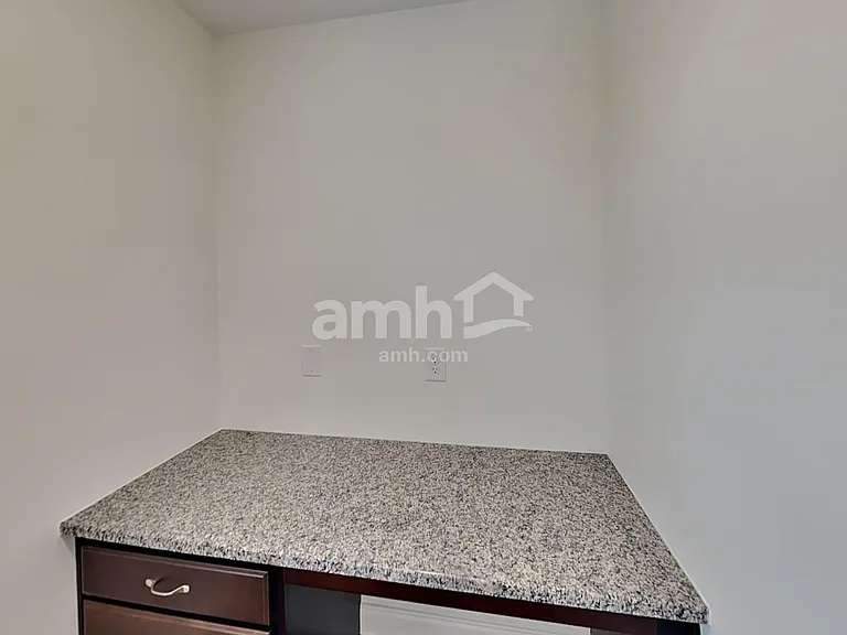 1127 Amberly Way — Photo 9