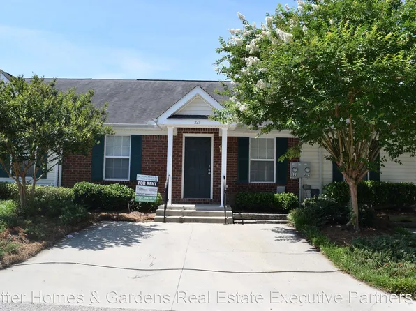 221 Sassafras Ln, Grovetown, GA 30813