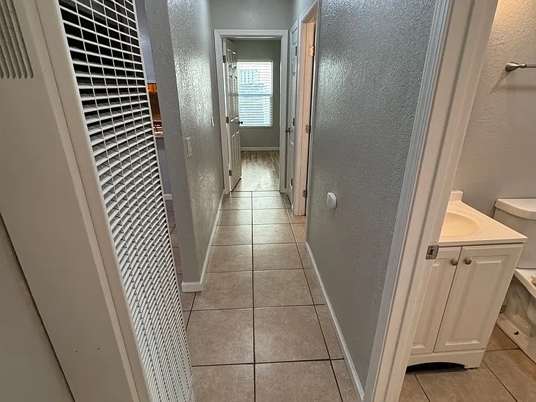 195 E Pacific Ave — Photo 8