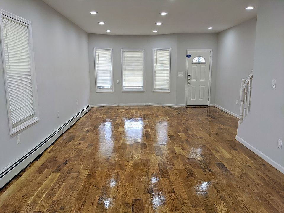 1st image of 10221 87th Ave