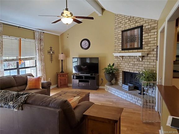 3rd image of 4566 Pine Crest Dr