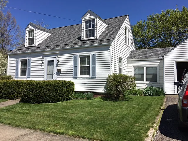 1740 Falls Ave photo 1