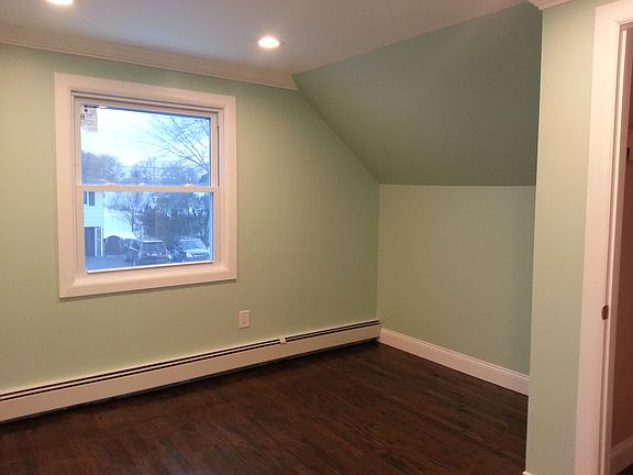 5th image of 514 Dewitt Ave
