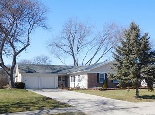 2781 Renshaw Dr, Troy, MI 48085