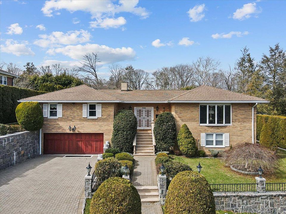 1st image of 7 Greystone Circle