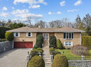 7 Greystone Circle, Bronxville, NY 10708