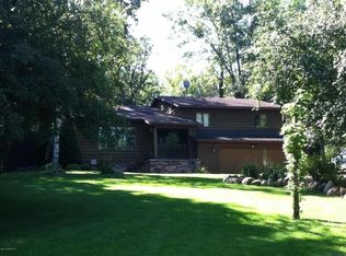 17910 Wedgewood Dr, Zumbrota, MN 55992