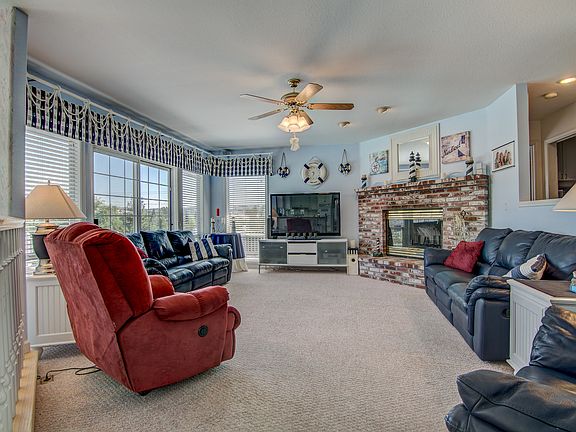 4th image of 378 Platt Cir
