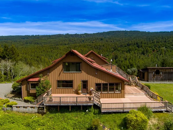 210 Whittier Ln, McKinleyville, CA 95519