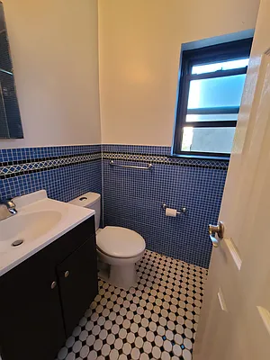 Rented by Point NYC | media 35