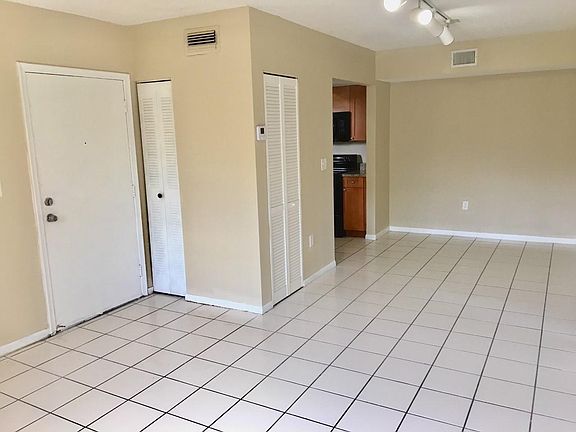 4th image of 640 NW 114th Ave APT 203