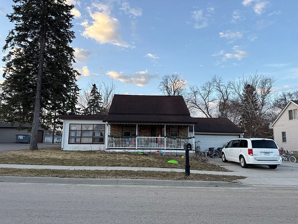 1st image of 111 1st St SW