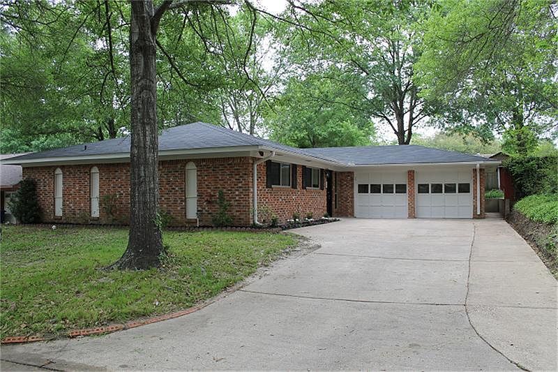 1st image of 2607 Pine Shadows Dr