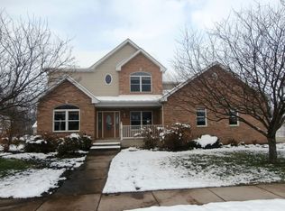 1056 Lakeview Ct, Morris, IL 60450