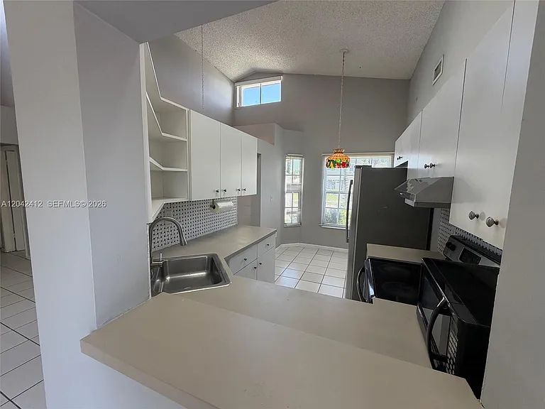 14636 SW 127th Ct — Photo 11