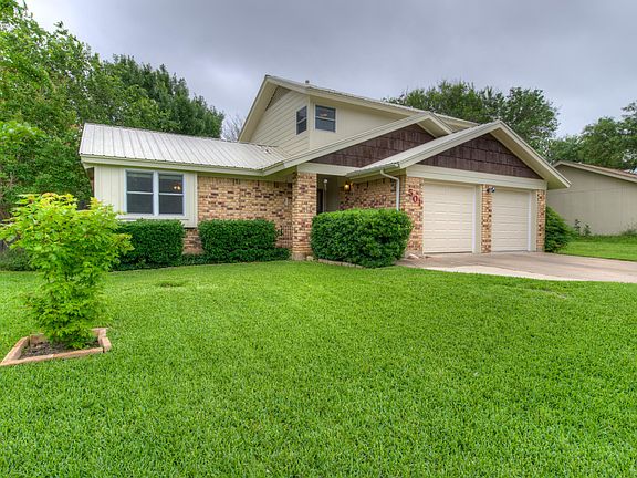 3rd image of 501 Hillside Dr