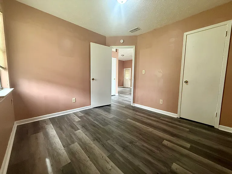 3244 Herbert Dr — Photo 4