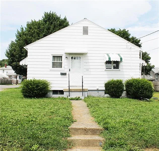 644 Todd Ave photo 1
