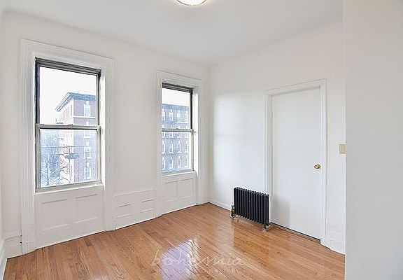 5th image of 22 Saint Nicholas Pl APT 52