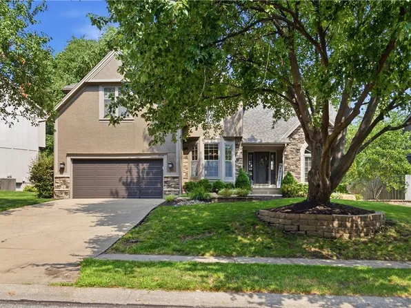 9104 W 131st Ter, Overland Park, KS 66213