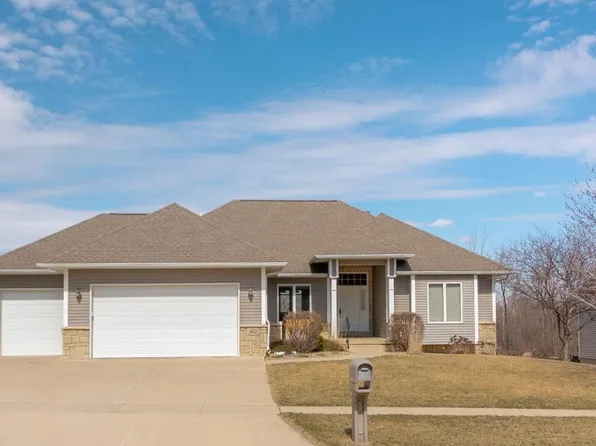3123 Apollo St, Cedar Falls, IA 50613