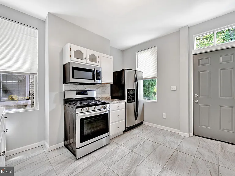 319 E 22nd St #1 — Photo 1