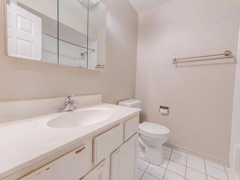 5S735 Park Meadow Dr — Photo 19