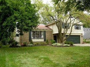 20076 Westhaven Ln, Rocky River, OH 44116