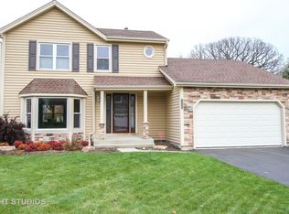 17240 W Woodland Dr, Grayslake, IL 60030