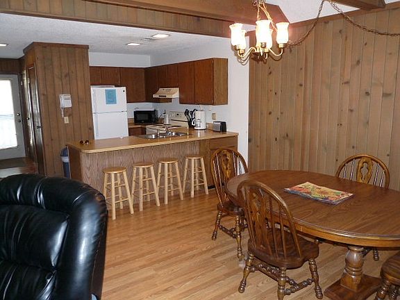4th image of 900 Captains Cove Ct Unit 1