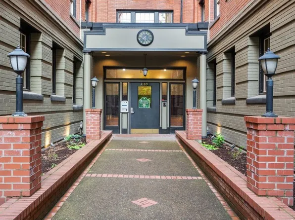 2109 NW Irving St Unit 111, Portland, OR 97210