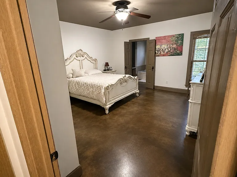 10243 Hillmont Ave — Photo 4