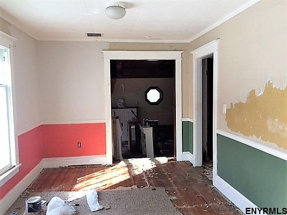 5th image of 12-14 Fairview Ave.