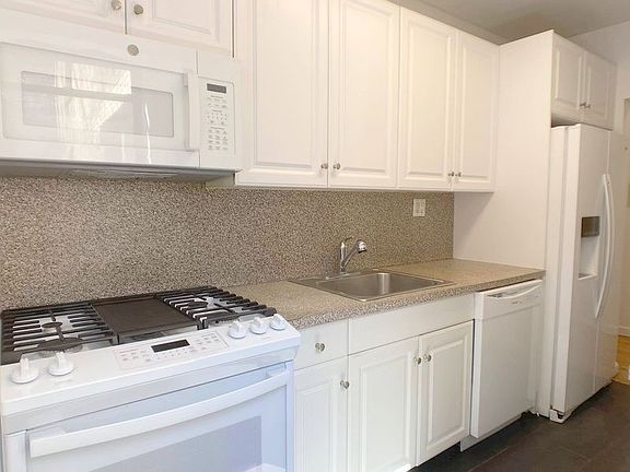 4th image of 332 E 84th St APT 2D