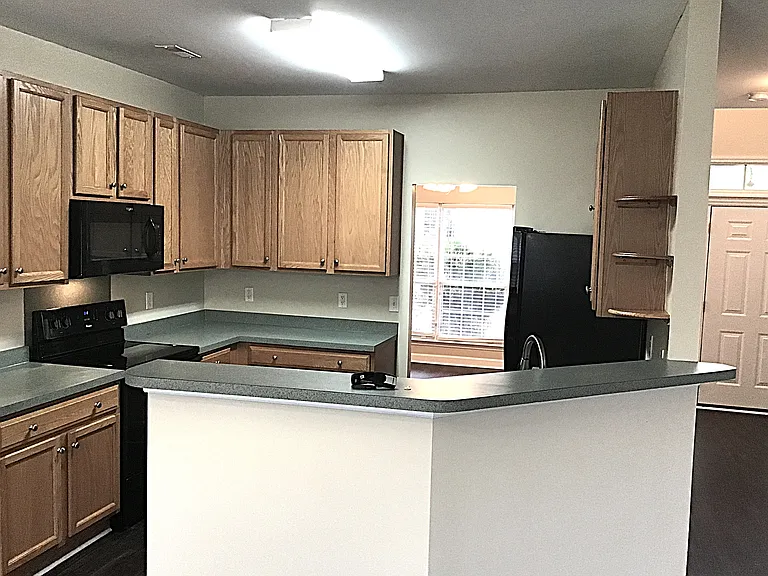 202 Curico Ln — Photo 2
