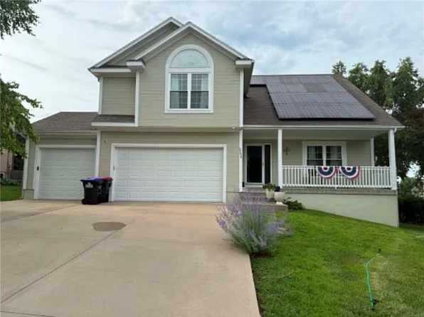 2226 Martha Ln, Greenwood, MO 64034