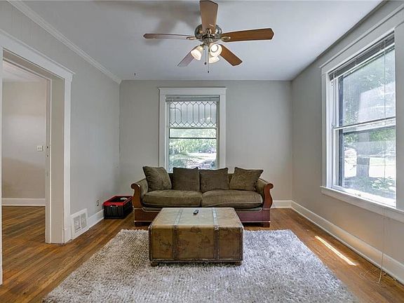 4th image of 3224 Campbell St