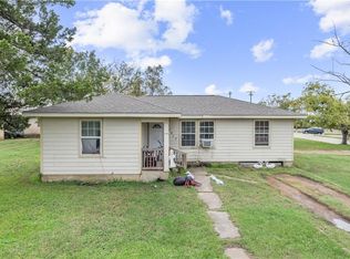 1413 Sandy Point Rd, Bryan, TX 77803