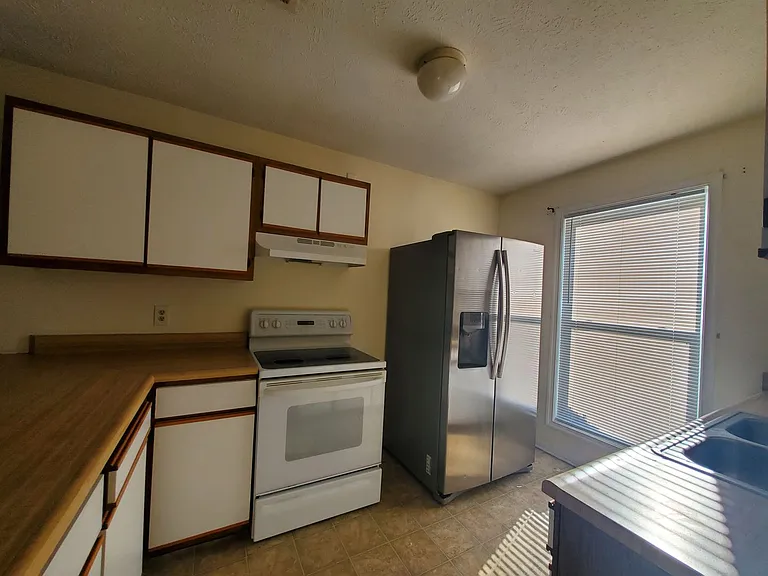 5705 Aftonshire Dr — Photo 3