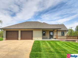 1408 K St, Tekamah, NE 68061