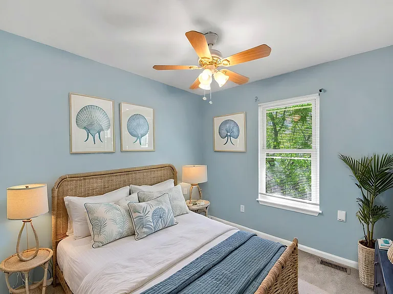 717 Wolftrap Ln — Photo 19