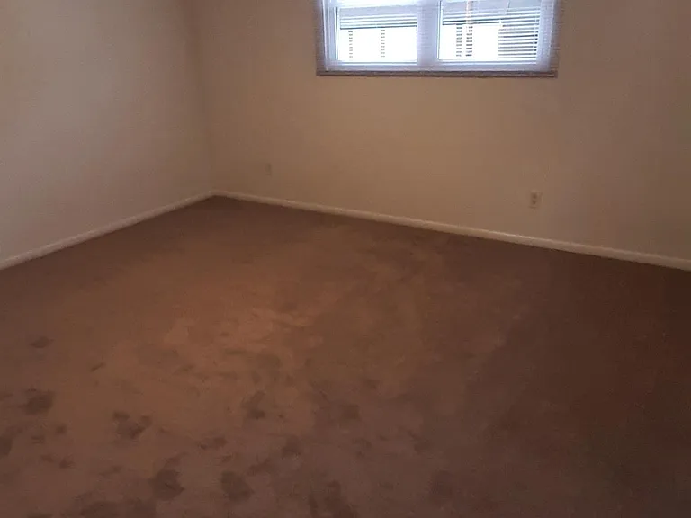 140 Lynwood Mnr #10 — Photo 7