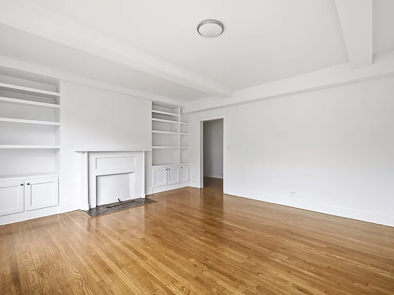 433 W 21st St #6A — Photo 2